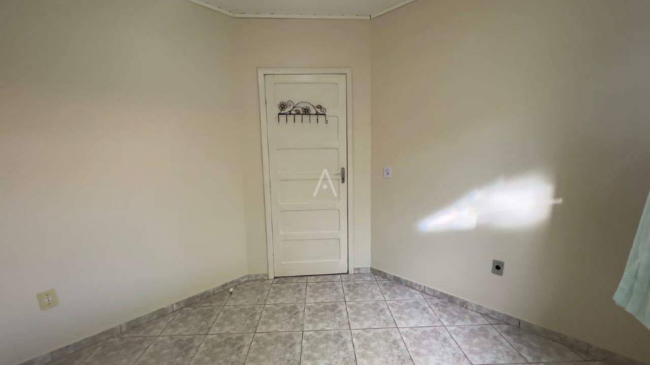Casa Residencial para para aluguel no Bairro SANTA FELICIDADE em CASCAVEL: 