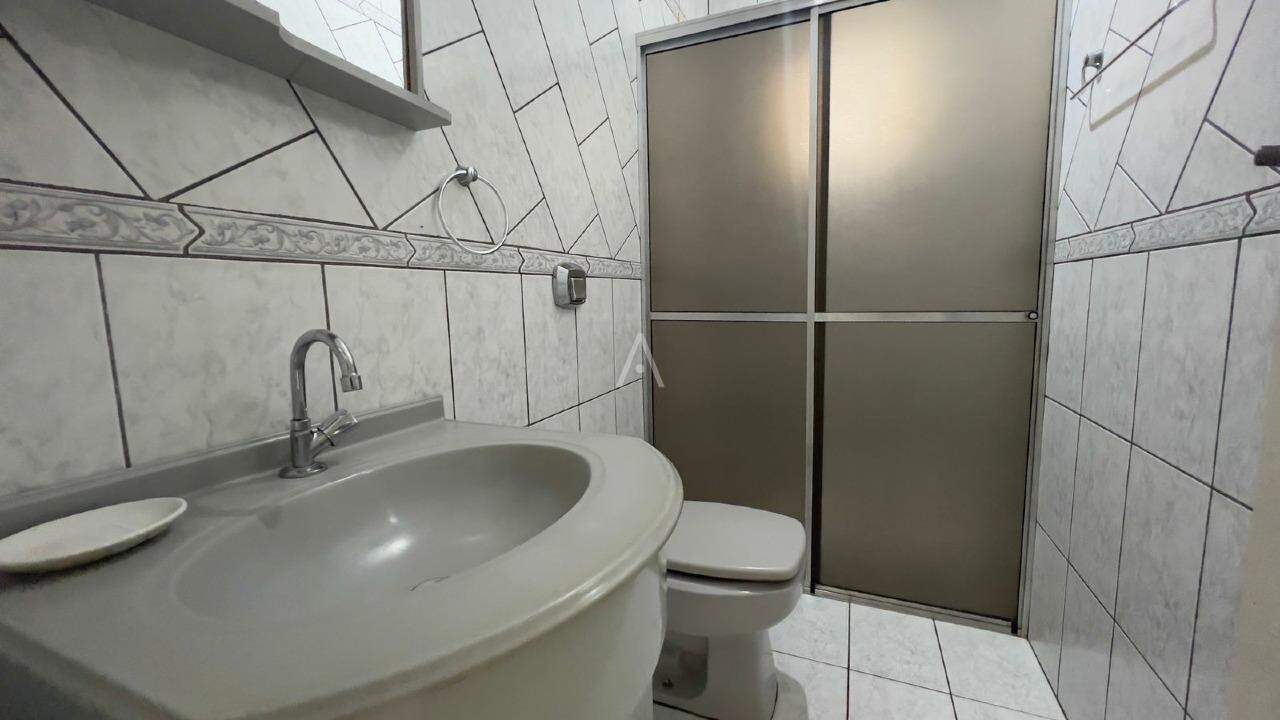 Casa Residencial para para aluguel no Bairro SANTA FELICIDADE em CASCAVEL: 