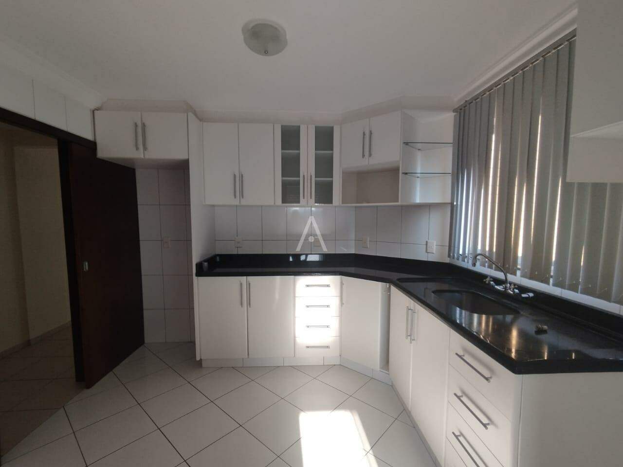 Apartamento para para aluguel no Bairro CENTRO em CASCAVEL:
