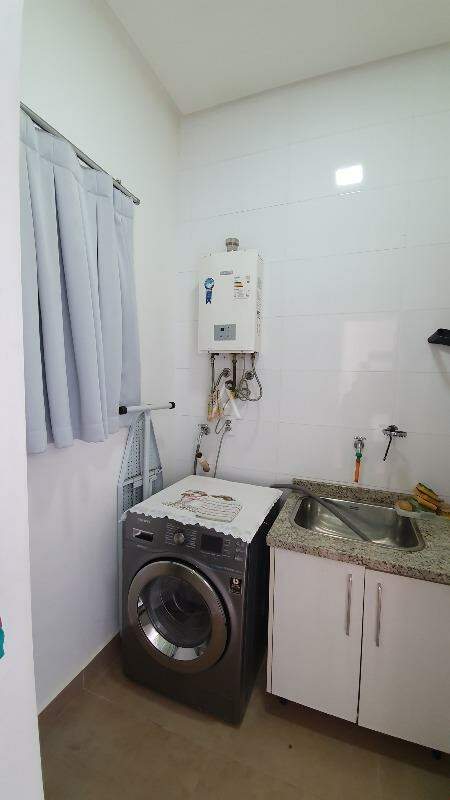 Sobrado para para aluguel no Bairro NOVO MILENIO em CASCAVEL: