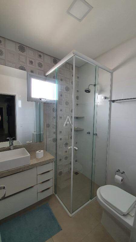 Sobrado para para aluguel no Bairro NOVO MILENIO em CASCAVEL: