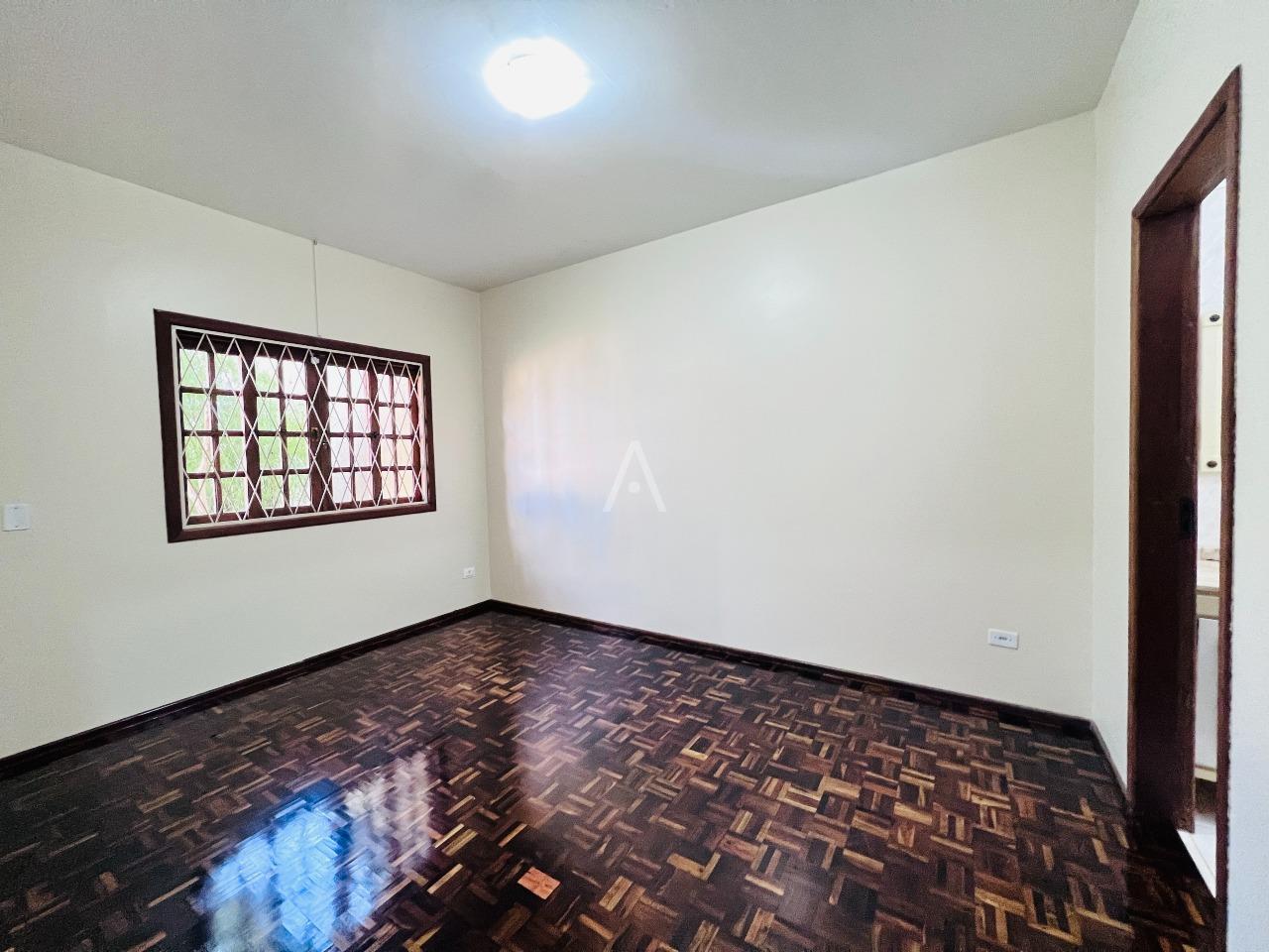 Casa Residencial para à venda no Bairro NEVA em CASCAVEL: Possui 3 quartos, sendo uma suíte