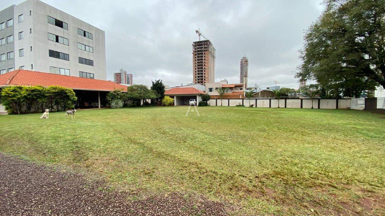 Casa Comercial para para aluguel no Bairro CENTRO em CASCAVEL: 