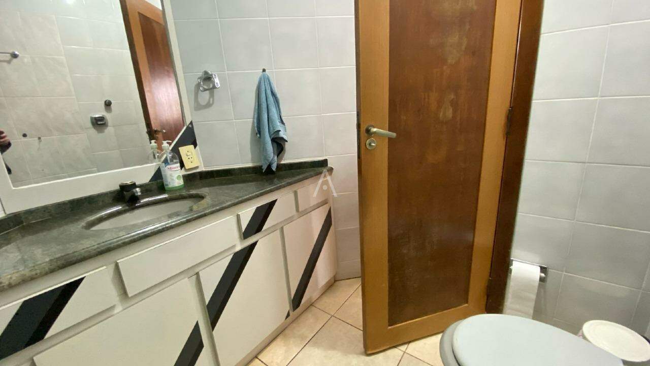 Casa Comercial para para aluguel no Bairro CENTRO em CASCAVEL: