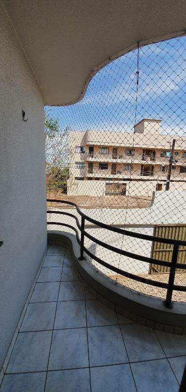 Apartamento para para aluguel no Bairro UNIVERSITARIO em CASCAVEL: 