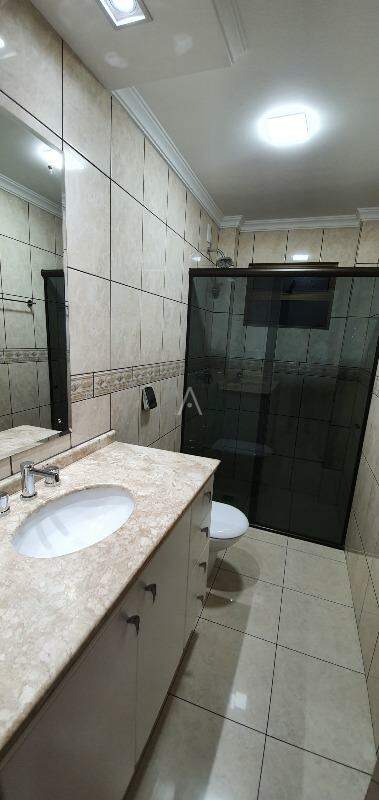 Apartamento para para aluguel no Bairro UNIVERSITARIO em CASCAVEL: 