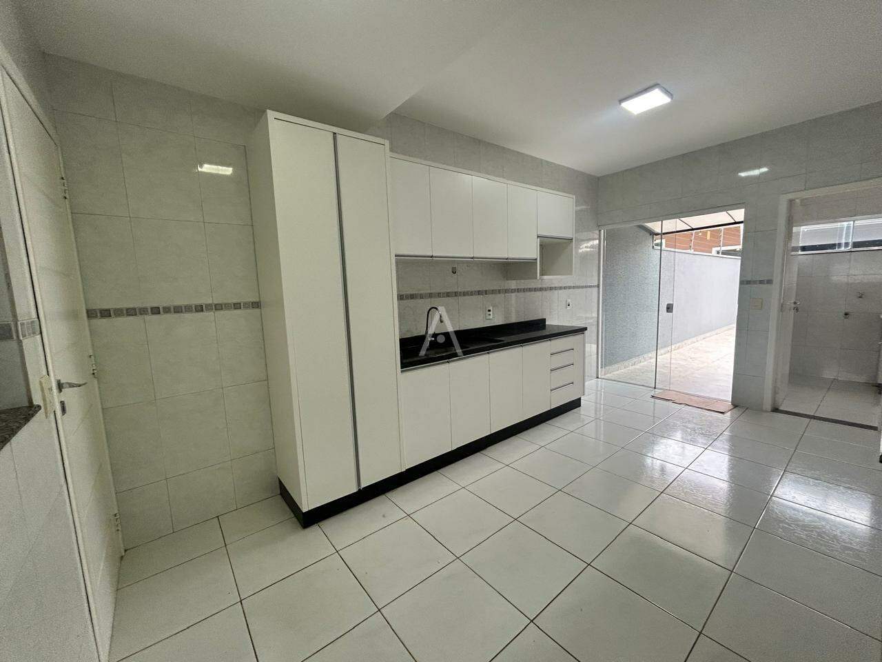 Sobrado para para aluguel no Bairro NOVA YORK em CASCAVEL: 