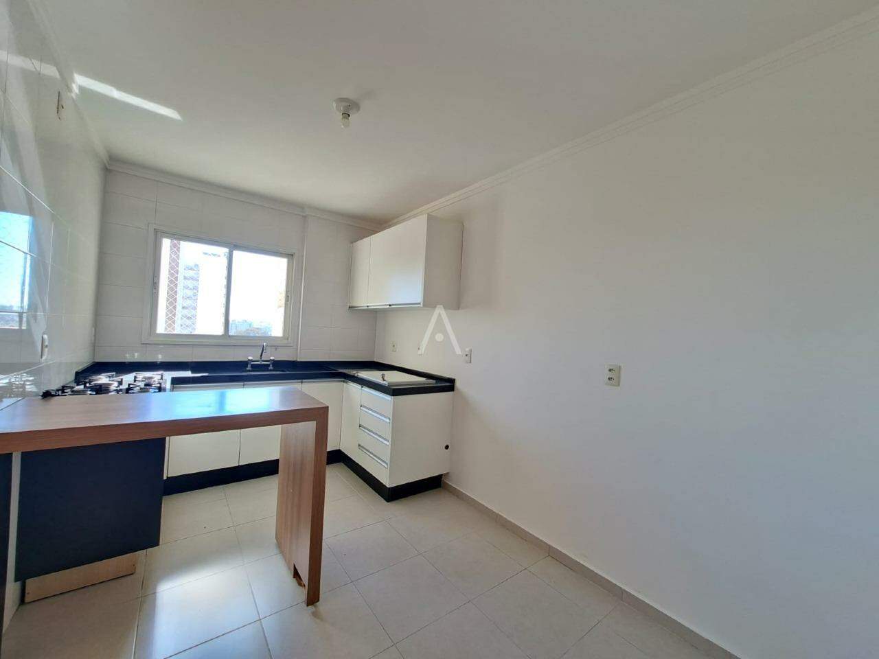 Apartamento para para aluguel no Bairro CENTRO em CASCAVEL: 