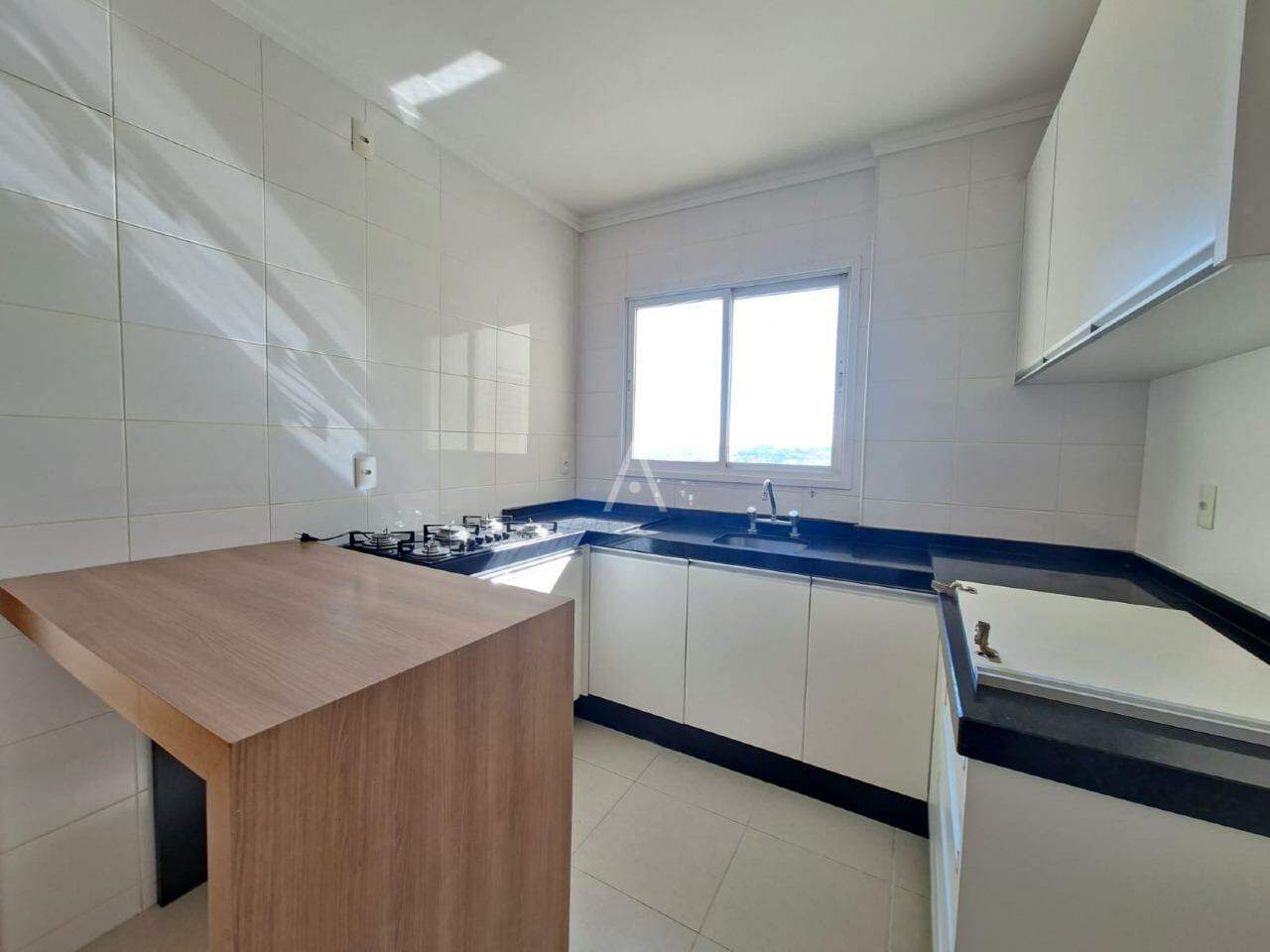 Apartamento para para aluguel no Bairro CENTRO em CASCAVEL: 