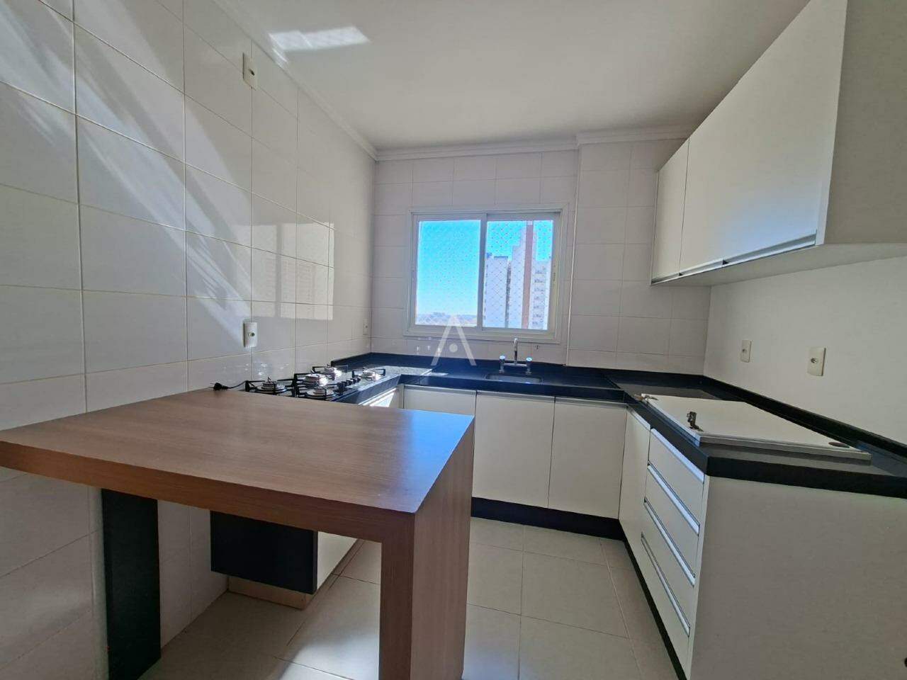 Apartamento para para aluguel no Bairro CENTRO em CASCAVEL: 