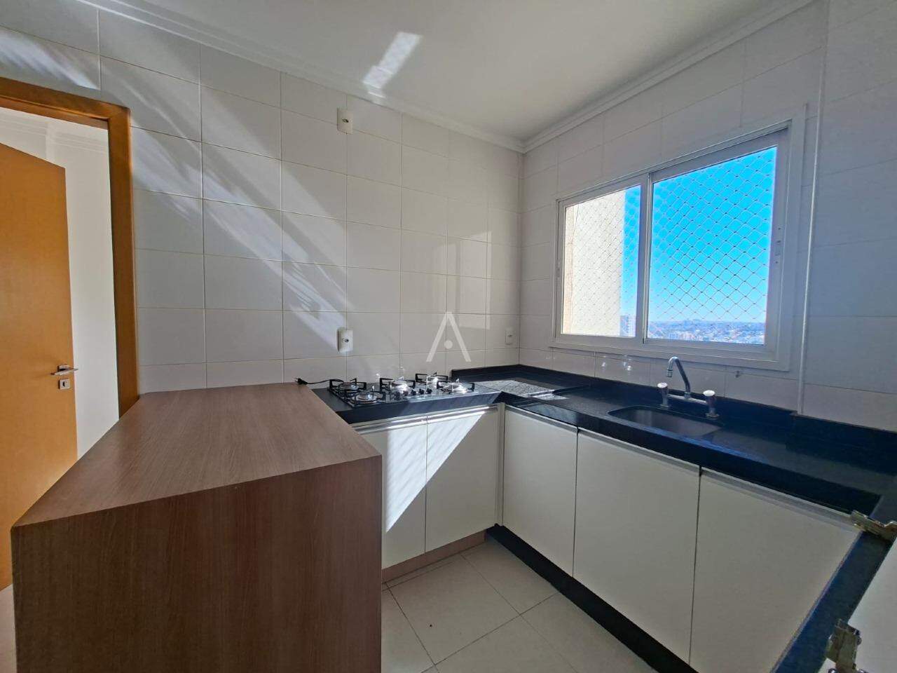 Apartamento para para aluguel no Bairro CENTRO em CASCAVEL: 