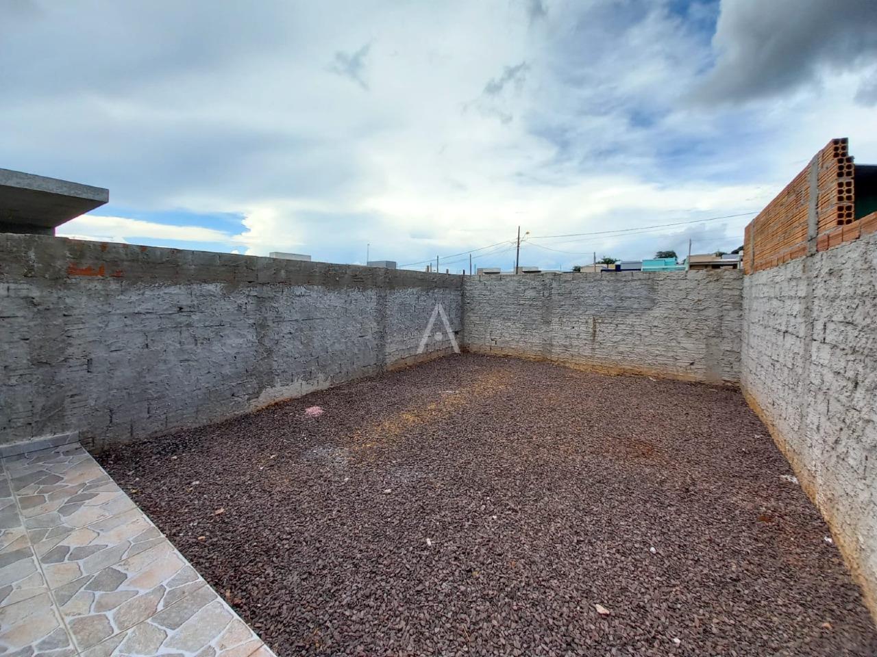 Casa Residencial para para aluguel no Bairro PINHEIRINHO em TOLEDO: 