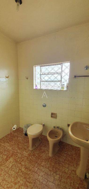 Casa Comercial para para aluguel no Bairro CENTRO em CASCAVEL: 