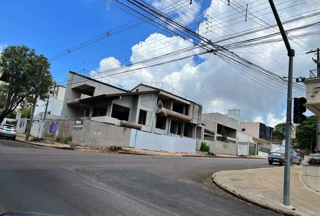 Casa Comercial para para aluguel no Bairro CENTRO em CASCAVEL: 