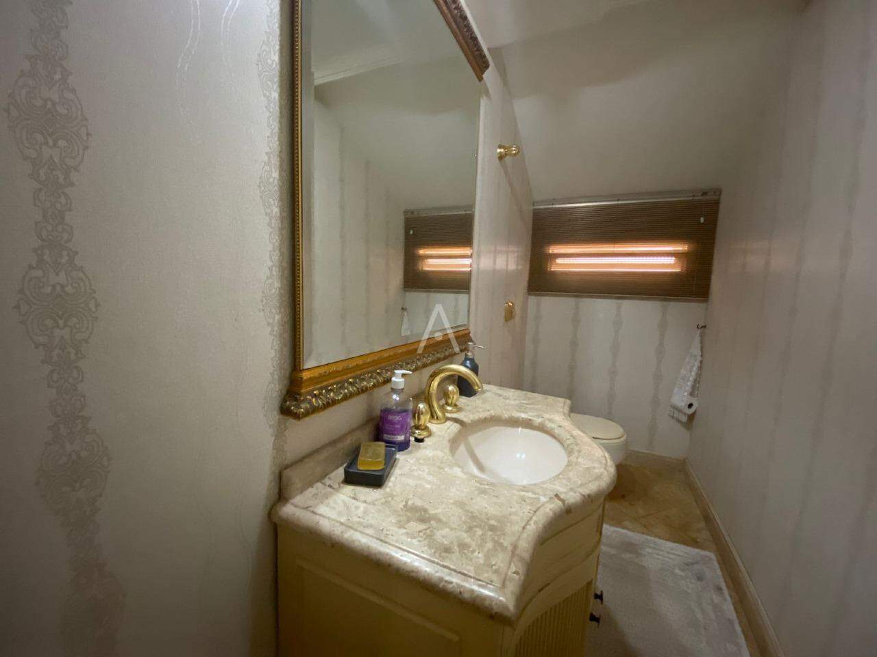 Sobrado para à venda no Bairro CENTRO em CASCAVEL: 