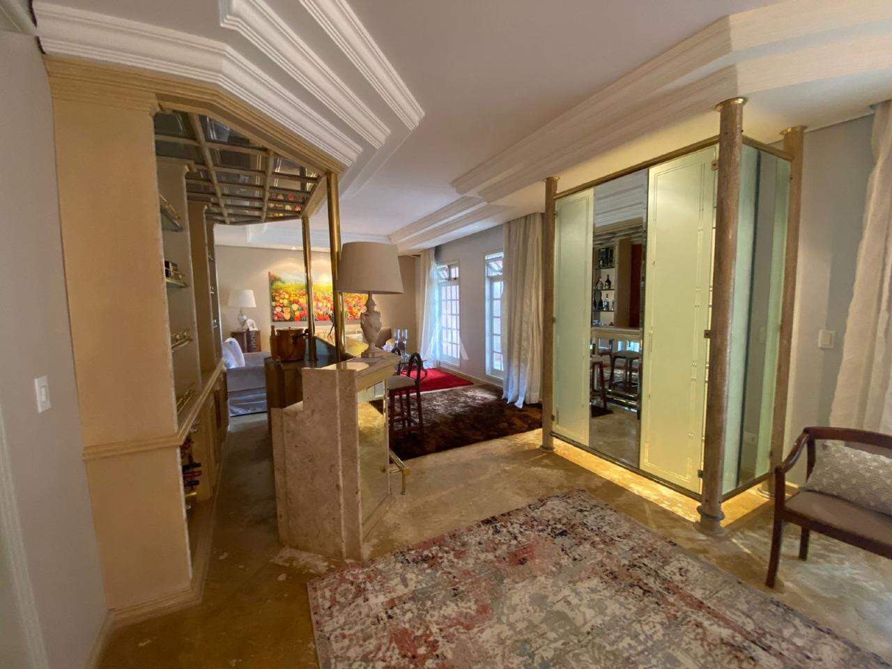 Sobrado para à venda no Bairro CENTRO em CASCAVEL: 