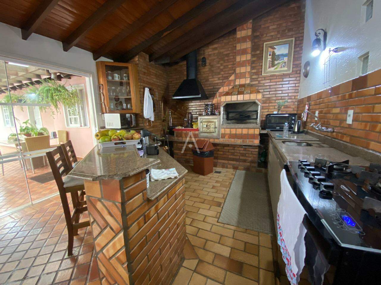 Sobrado para à venda no Bairro CENTRO em CASCAVEL: 