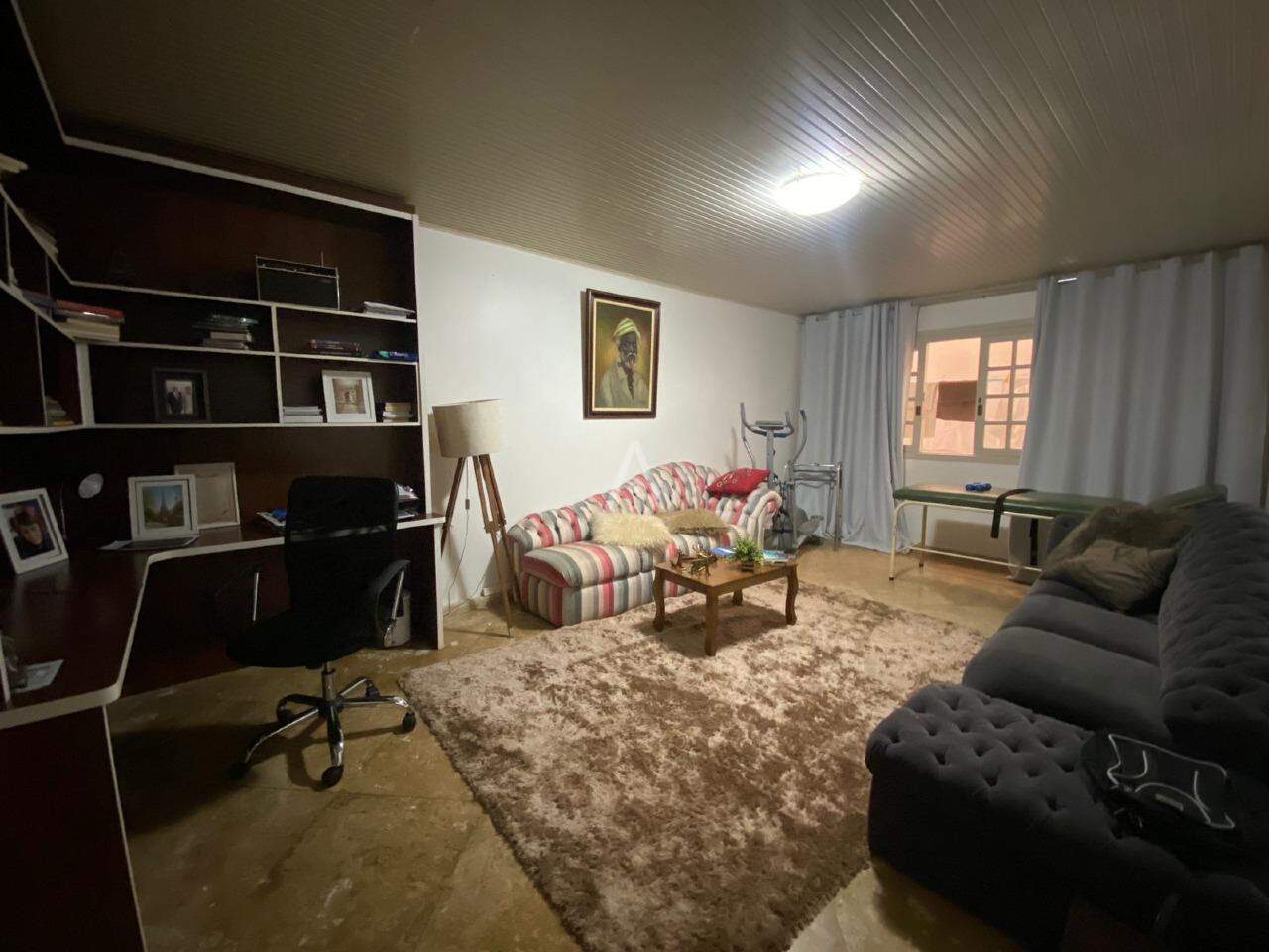 Sobrado para à venda no Bairro CENTRO em CASCAVEL: 