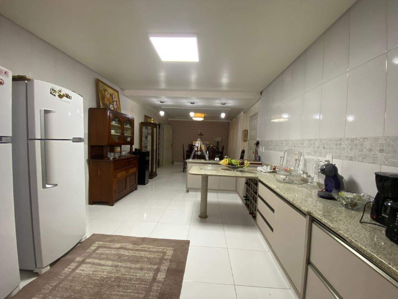 Sobrado para à venda no Bairro CENTRO em CASCAVEL: 