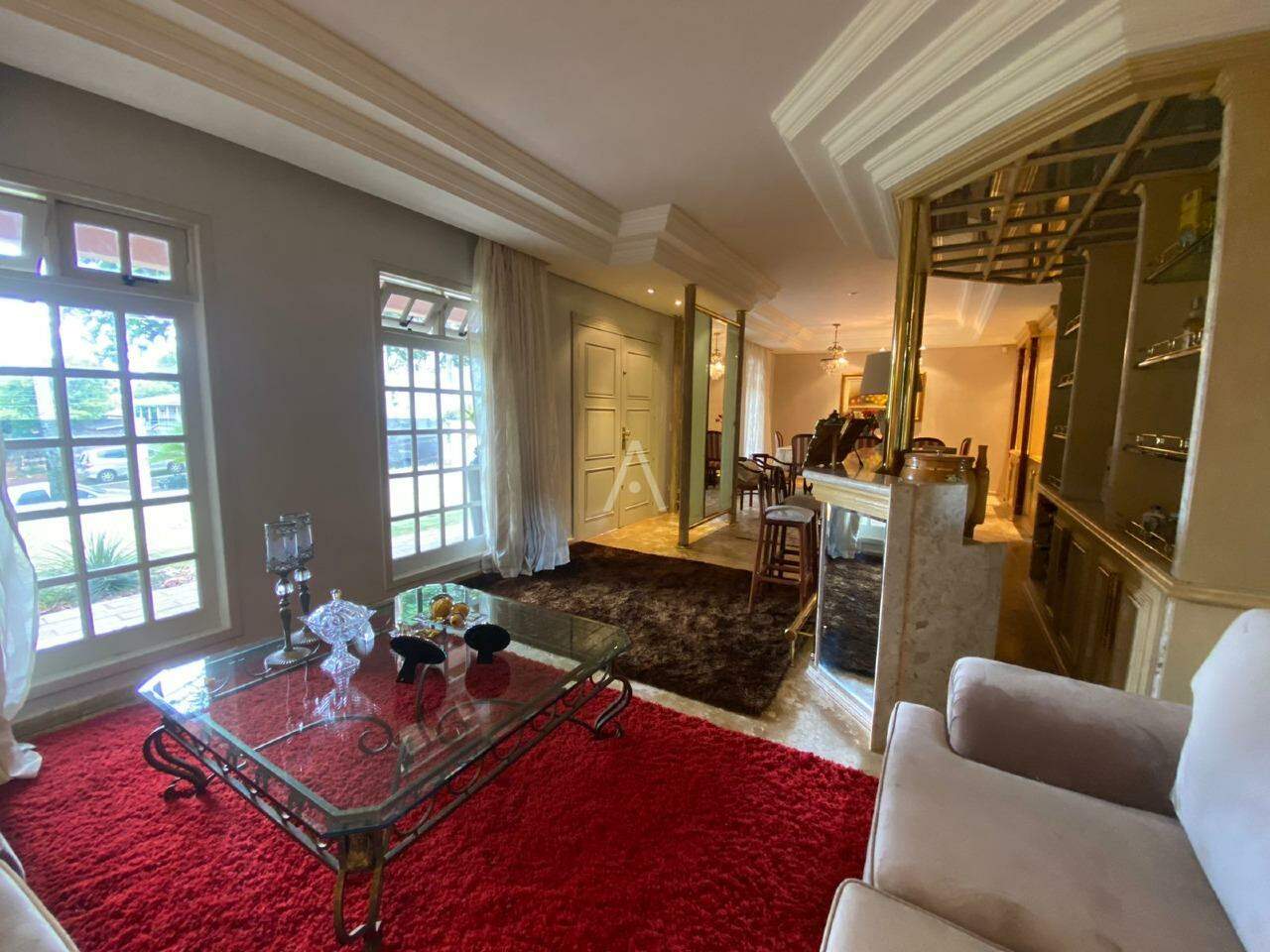 Sobrado para à venda no Bairro CENTRO em CASCAVEL: 