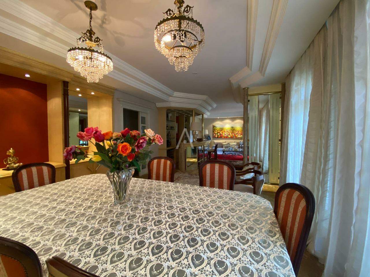 Sobrado para à venda no Bairro CENTRO em CASCAVEL: 