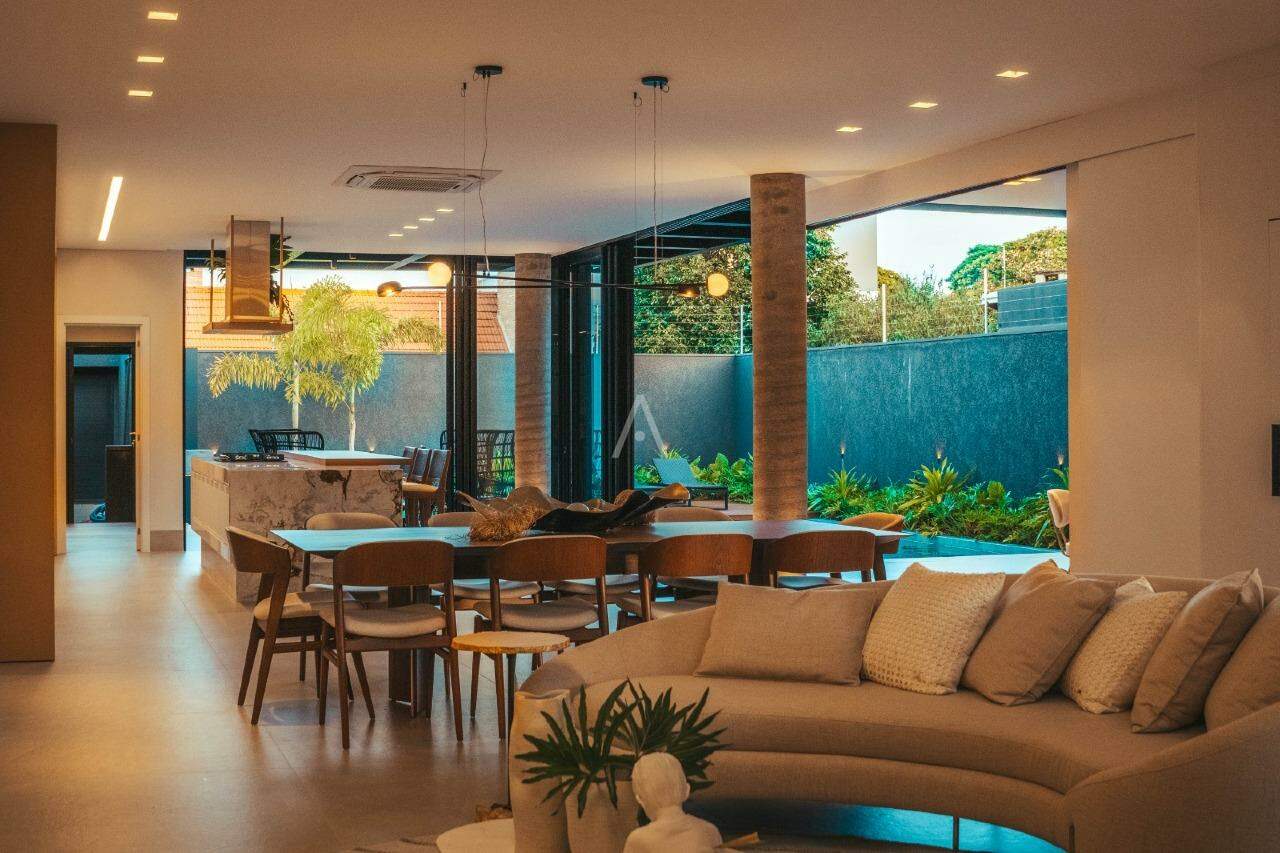 Casa Residencial para à venda no Bairro JARDIM LA SALLE em TOLEDO: 