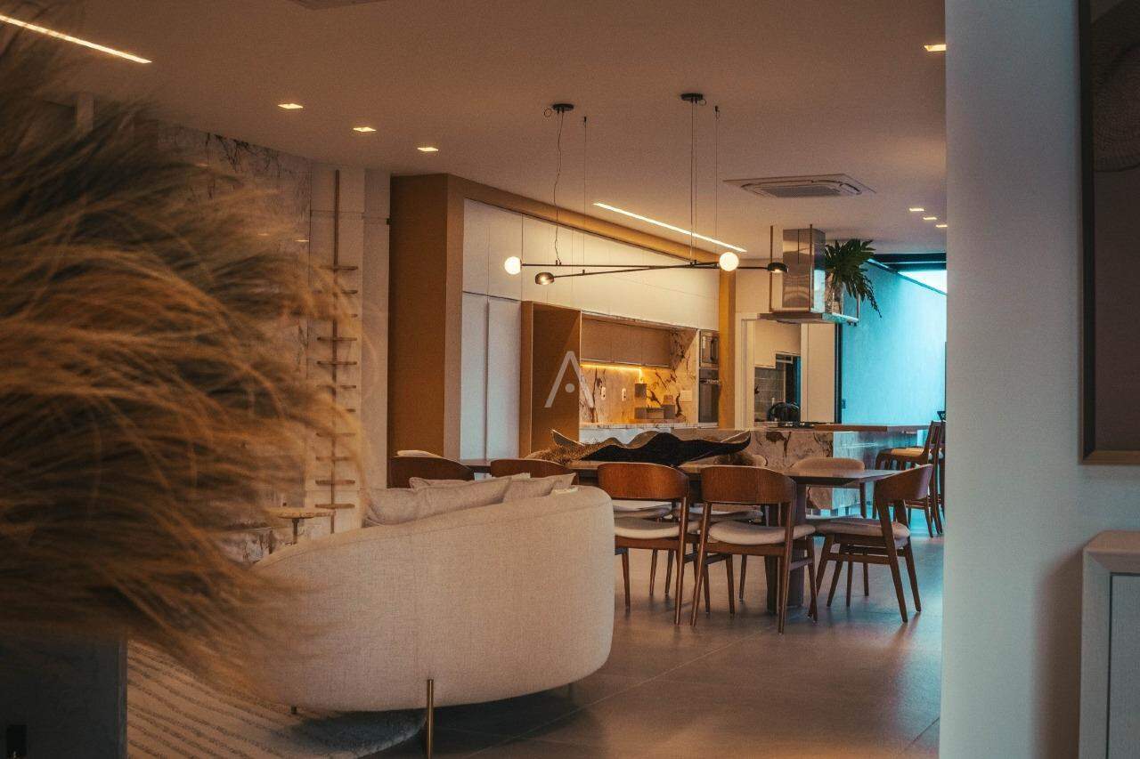 Casa Residencial para à venda no Bairro JARDIM LA SALLE em TOLEDO: 