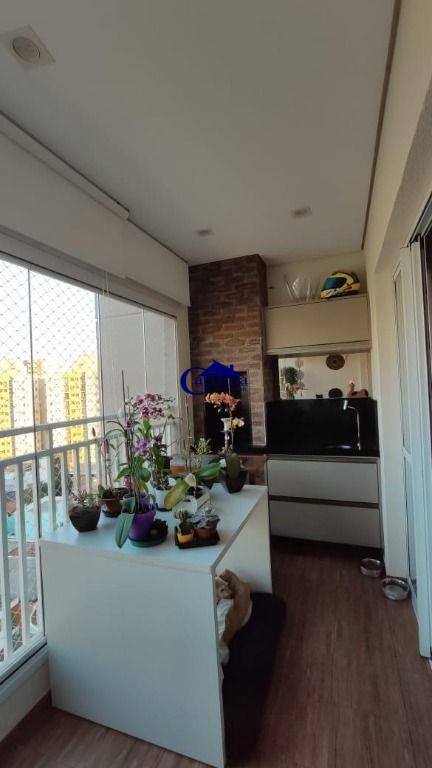 Apartamento à venda com 3 quartos, 96m² - Foto 1