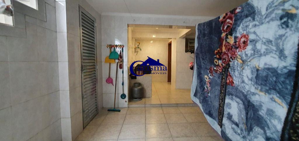 Sobrado à venda com 2 quartos, 253m² - Foto 38