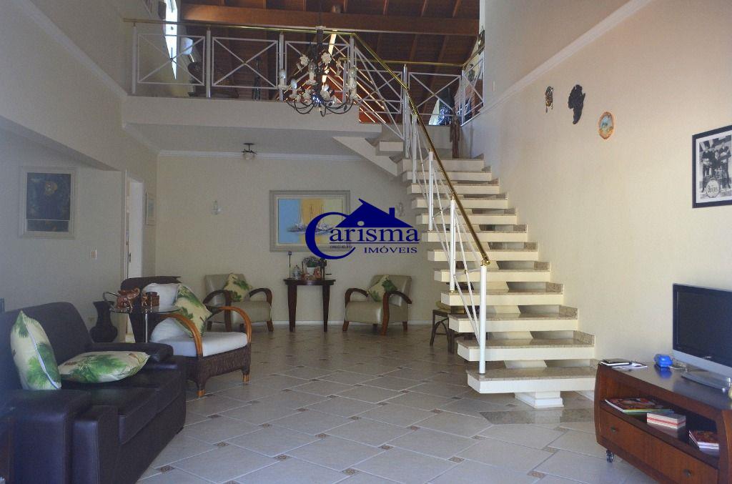 Casa à venda com 3 quartos, 250m² - Foto 1