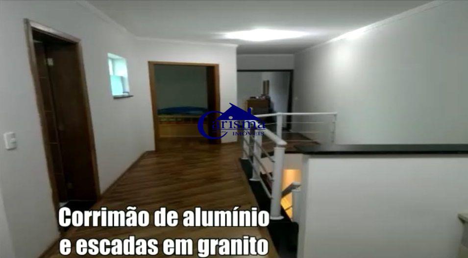 Sobrado à venda com 3 quartos, 250m² - Foto 1