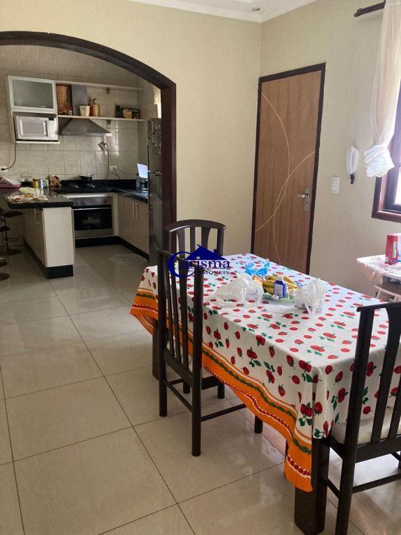 Sobrado à venda com 4 quartos, 248m² - Foto 3