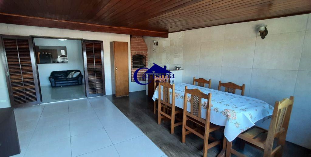 Casa à venda com 2 quartos, 140m² - Foto 2