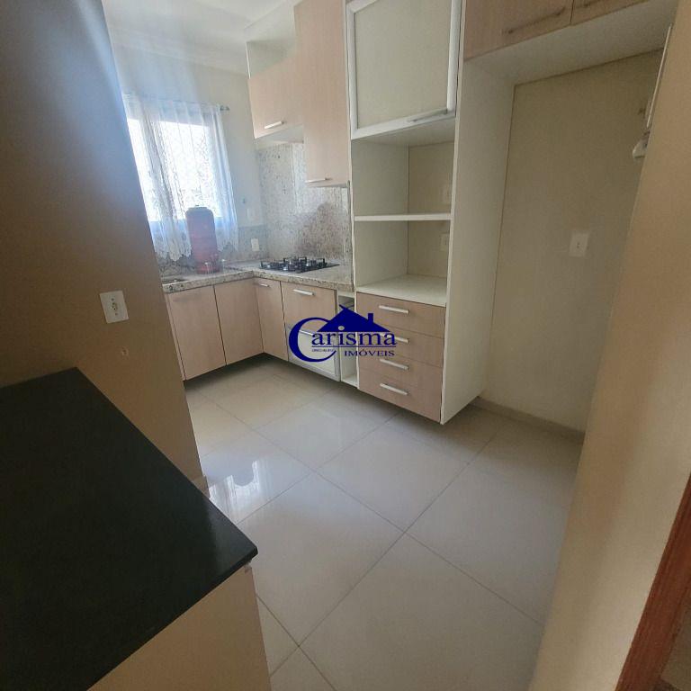 Apartamento à venda com 2 quartos, 70m² - Foto 4