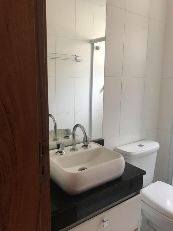 Apartamento para alugar com 3 quartos, 98m² - Foto 23