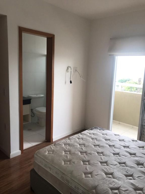 Apartamento para alugar com 3 quartos, 98m² - Foto 11