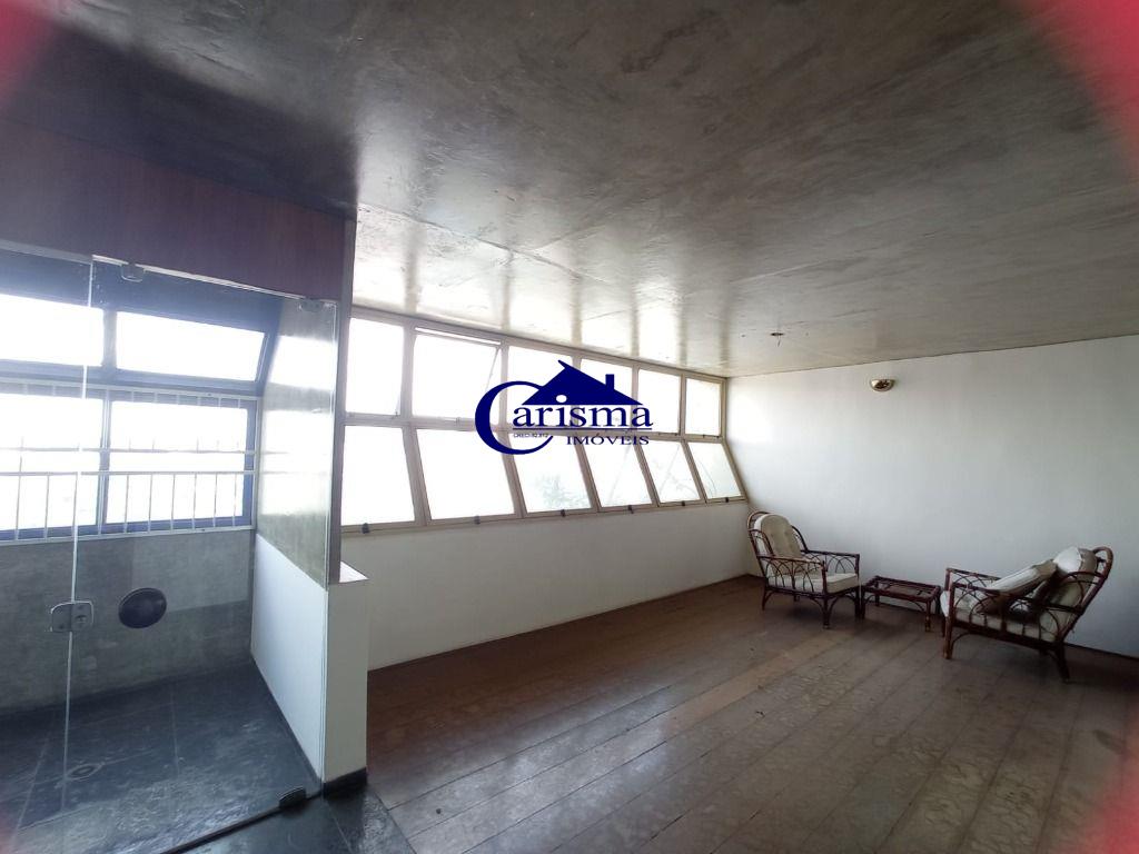 Apartamento para alugar com 3 quartos, 290m² - Foto 2