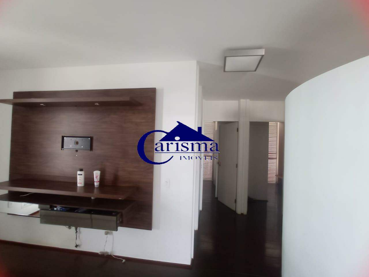 Apartamento para alugar com 3 quartos, 205m² - Foto 2