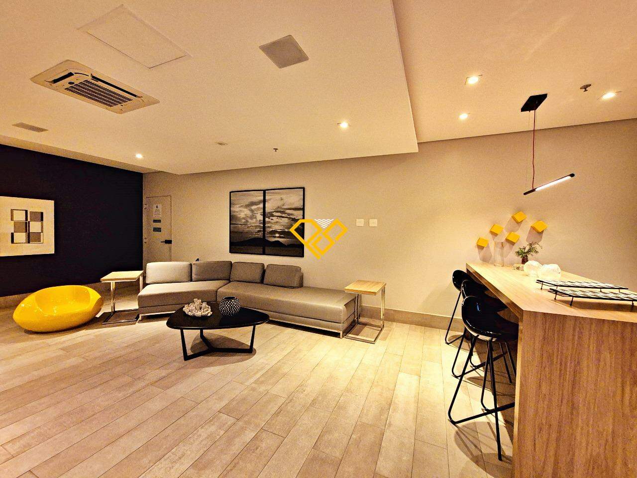 Lounge bar