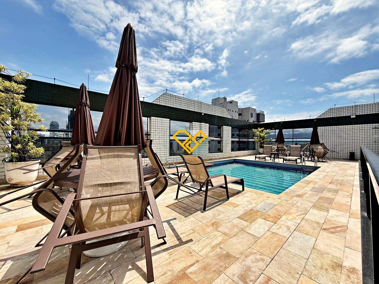 Piscina e solarium