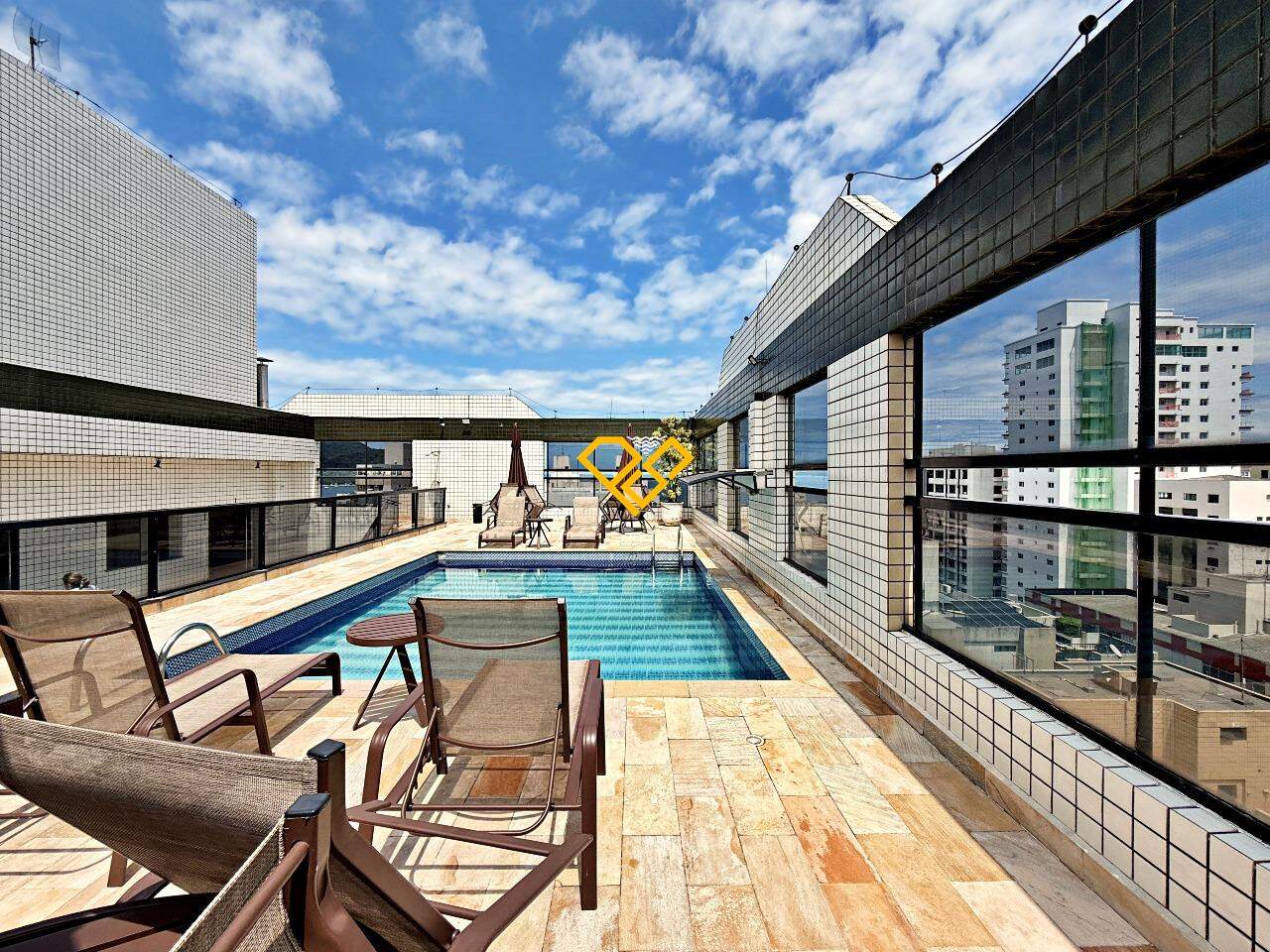 Piscina e solarium