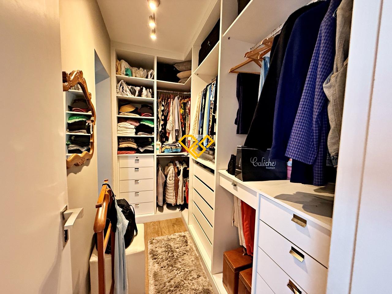 Apartamento à venda no Boqueirão: Closet dormitório 4