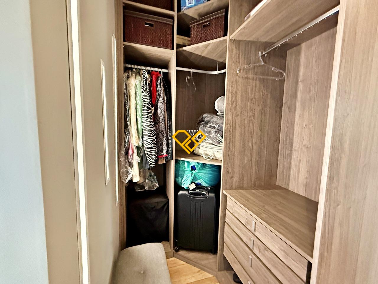 Apartamento à venda no Boqueirão: Closet dormitório 1
