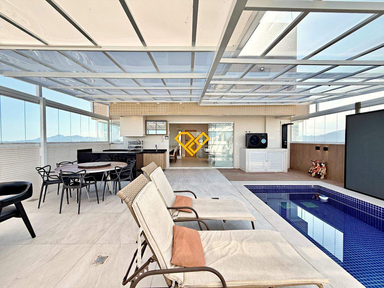 Cobertura à venda no Gonzaga: Piscina