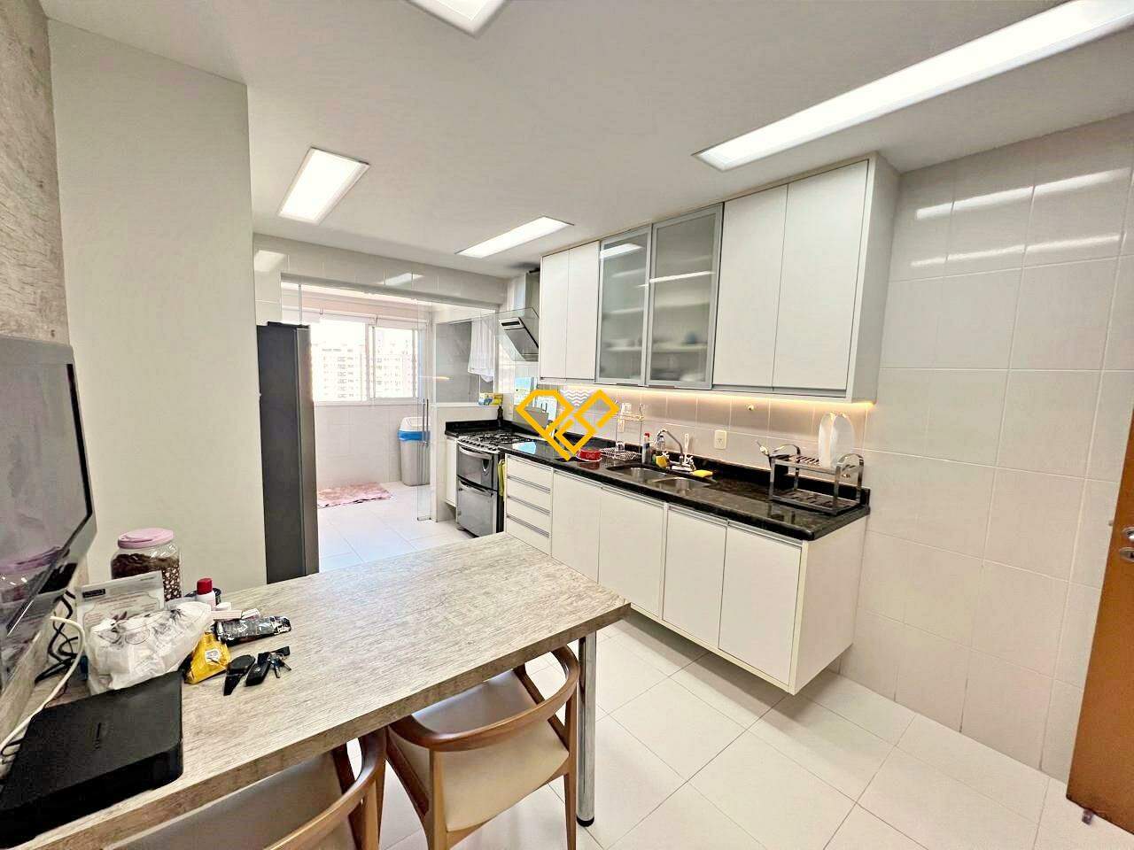 Apartamento à venda no Ponta da Praia: Cozinha