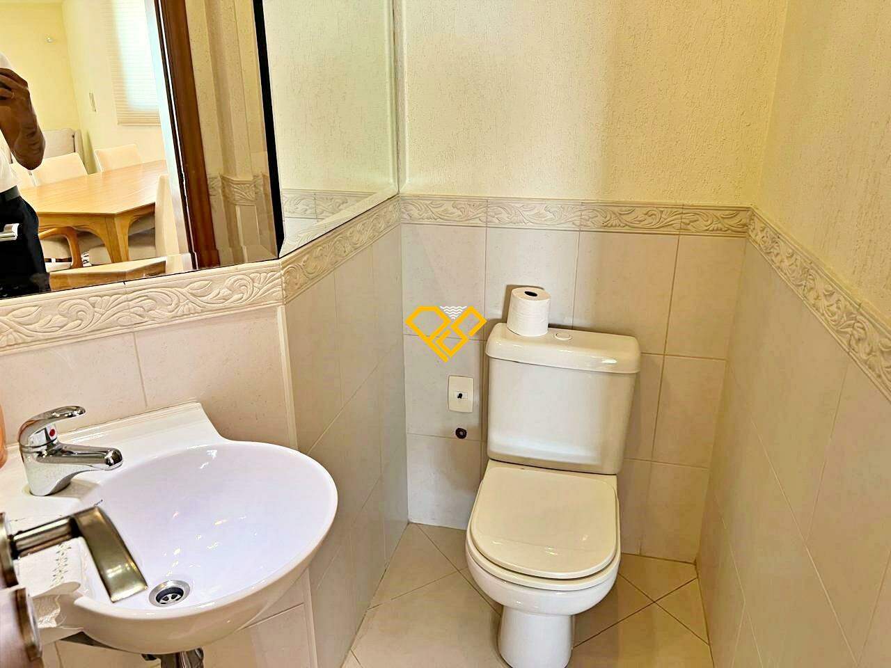 Apartamento à venda no Ponta da Praia: Lavabo