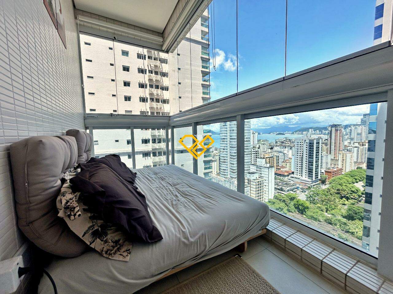 Apartamento à venda no Aparecida: Varanda suíte