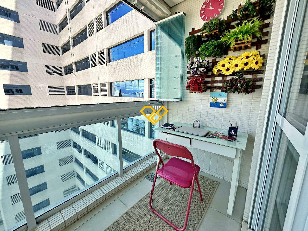 Apartamento à venda no Aparecida: Varanda suíte
