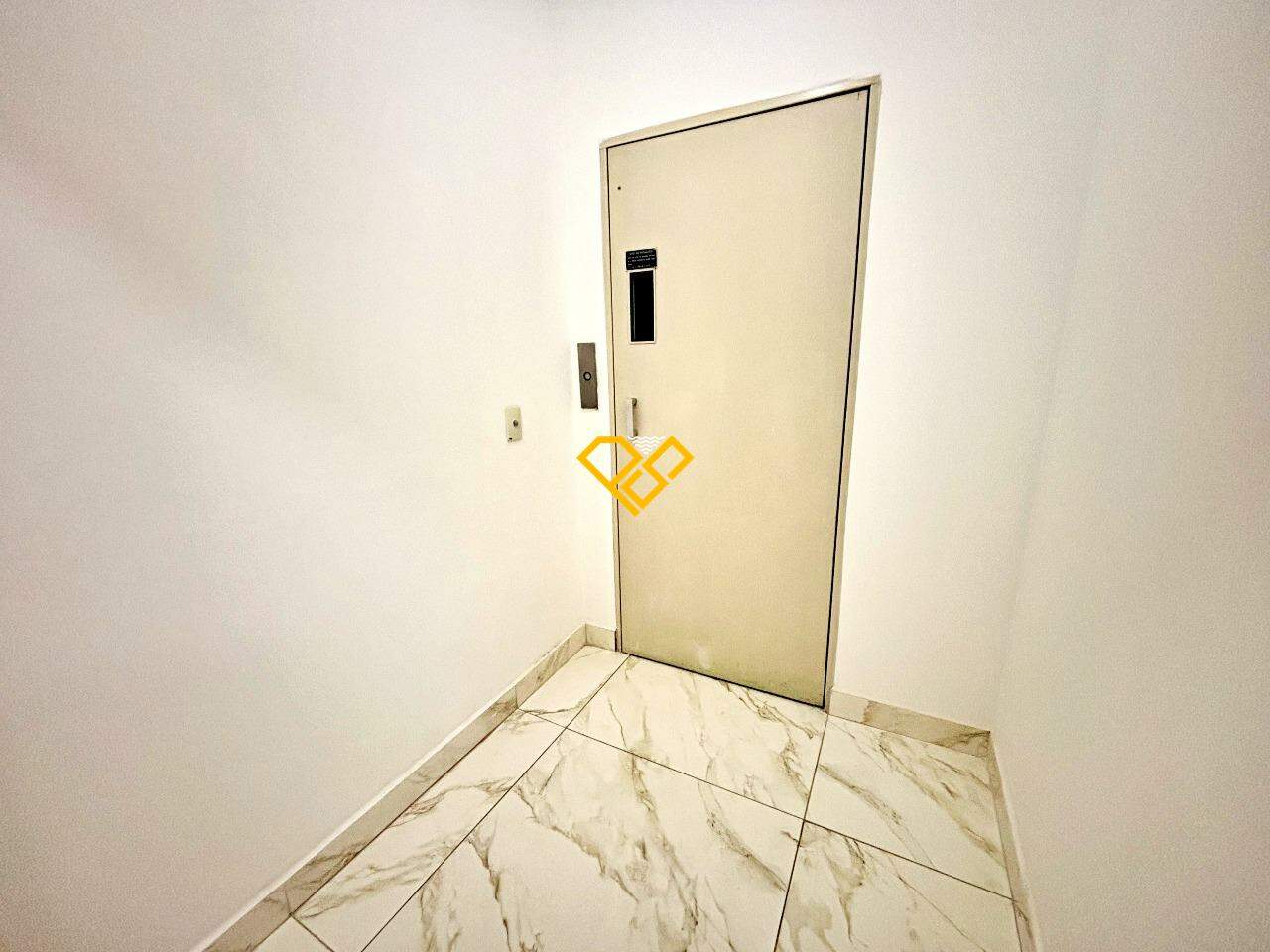 Apartamento à venda no Vila Rica: Hall privativo