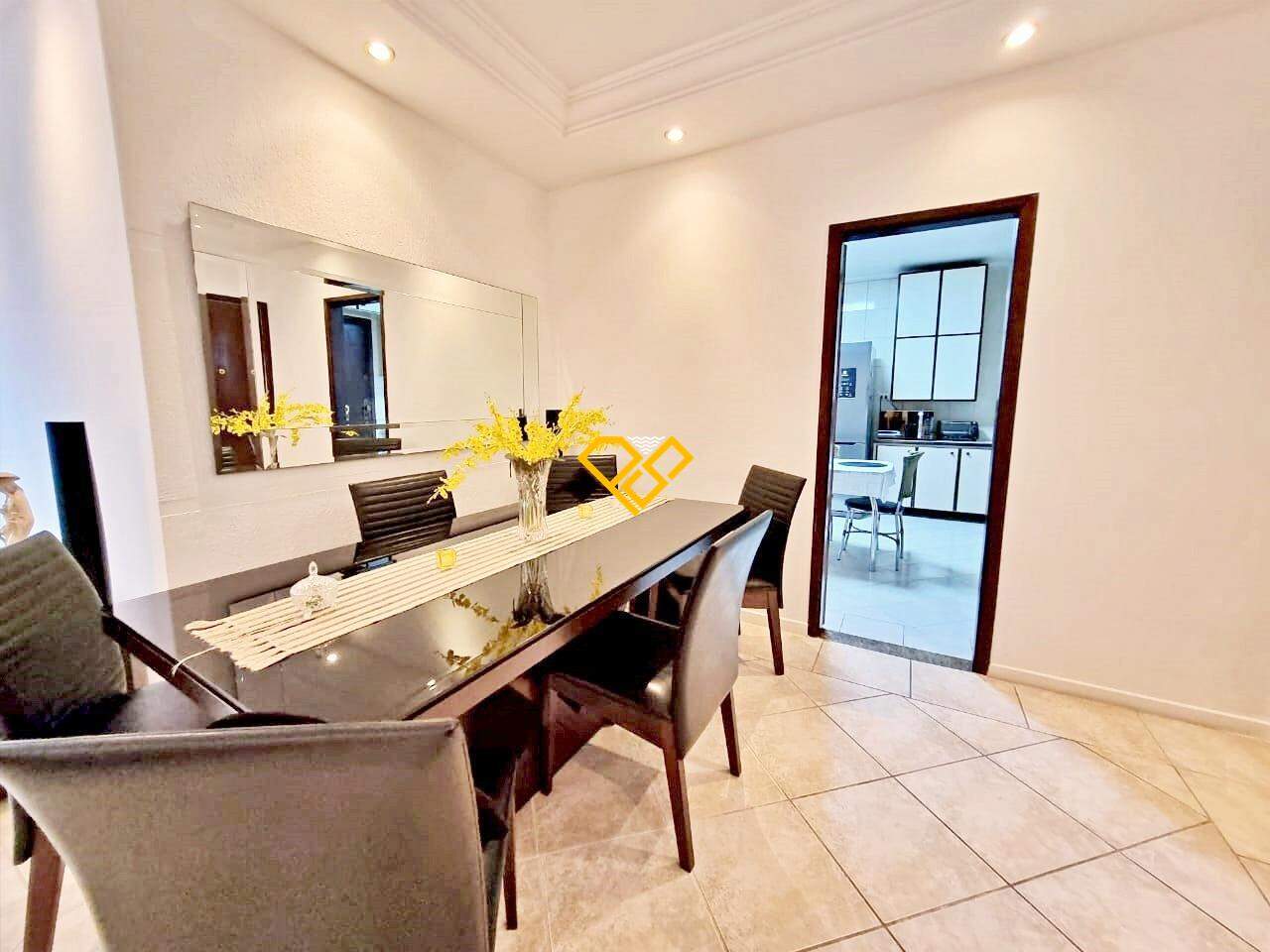 Apartamento à venda no Ponta da Praia: Sala